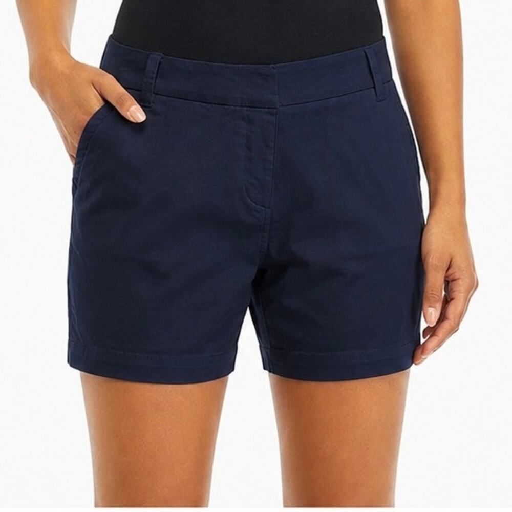 Crown & Ivy Women’s Caroline Classic Fit stretch twill shorts 16 Navy 5” Inseam